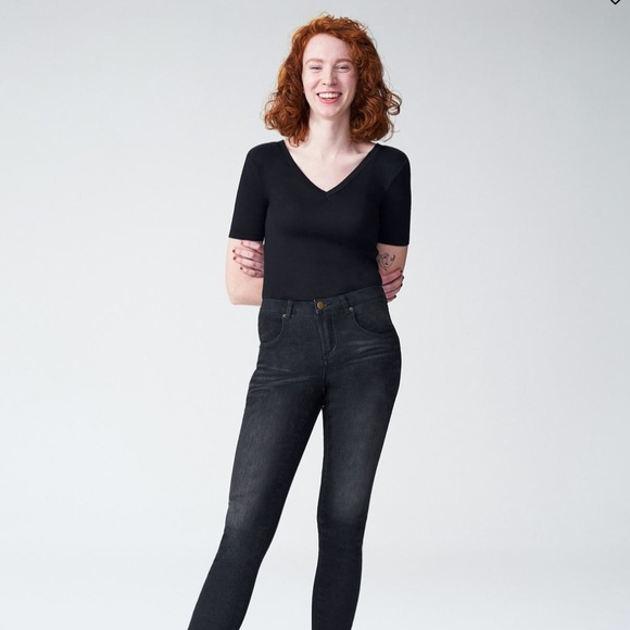 Universal Standard Tops - NWT 5⭐️ Rated! Universal Standard Foundation Tee